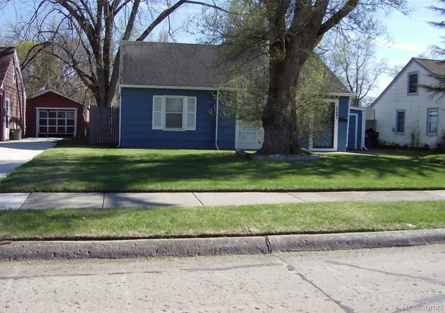 Photo 2 of Single family home for sale at 10641 Troy St, Oak Park, MI 48237 | MLS# 20261028924 | Listing updated on 2026-08-25