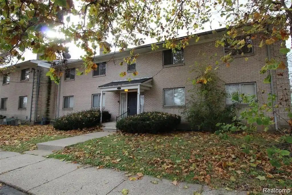 Listing Photo 1 - Condo for sale in 22140 Dante St located at 22140 Dante St, Oak Park, MI 48237 - Unit #209