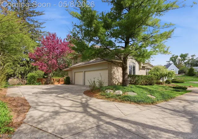 Homes for sale in Clarkston City Oakland, MI | 6512 White Lake Rd, Clarkston City Oakland, MI 48346 | MLS# 20261029016