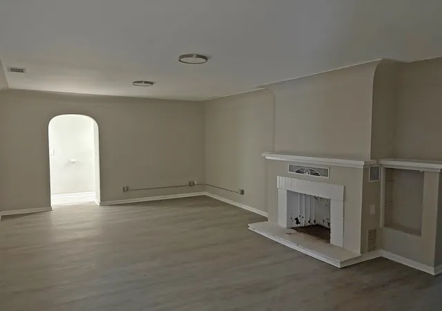 3rd image of 1014 Bloor Ave, Flint, MI 48507 | MLS# 5050205545