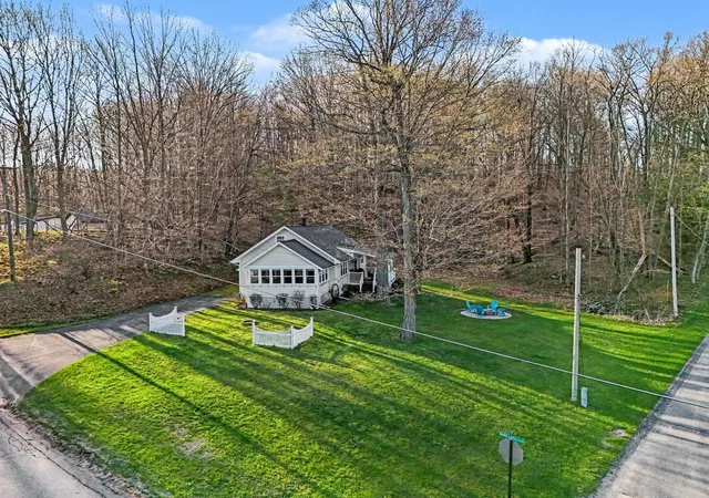 Photo 2 of Single family home for sale at 5989 W Barnhart Rd, Ludington, MI 49431 | MLS# 67026018293 | Listing updated on 2026-08-01