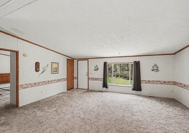Photo 4 of Single family home for sale at 20240 10th Avenue, Barryton, MI 49305 | MLS# 65026018313 | Listing updated on 2026-09-01