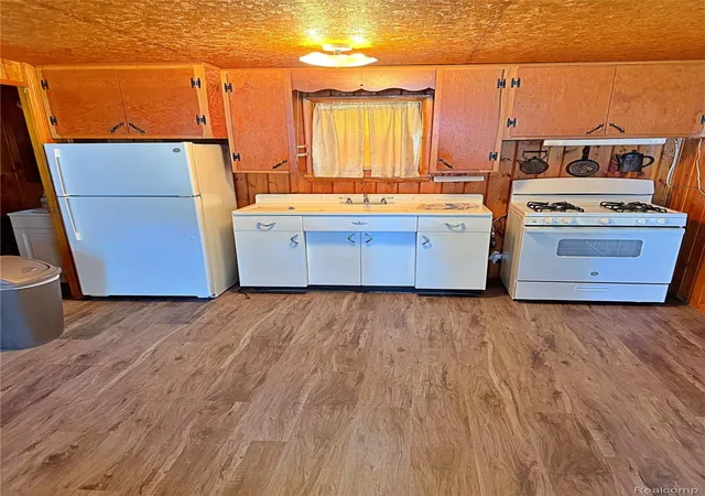 Photo 3 of Single family home for sale at 1865 Mullet Ave, Saint Helen, MI 48656 | MLS# 20261029160 | Listing updated on 2026-07-24
