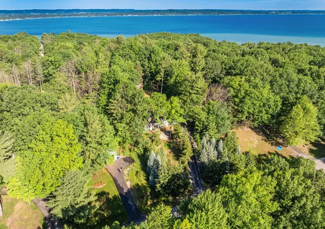 Photo 3 of Single family home for sale at 4473 Paper Birch Ln, Traverse City, MI 49686 | MLS# 78080067438 | Listing updated on 2026-09-07