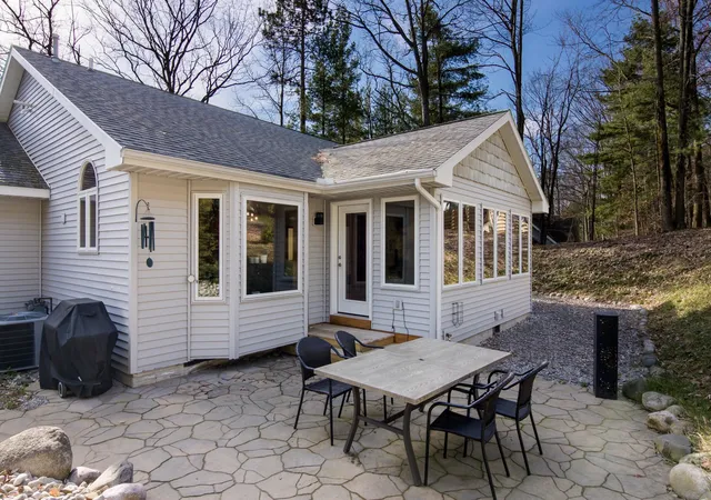Photo 3 of Single family home for sale at 4473 Paper Birch Ln, Traverse City, MI 49686 | MLS# 78080067438 | Listing updated on 2026-09-07