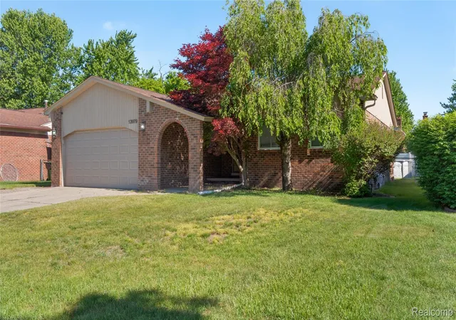 Photo 1 of Single family home for sale at 13979 Biscayne Dr, Sterling Heights, MI 48313 | MLS# 20261029250 | Listing updated on 2026-09-01