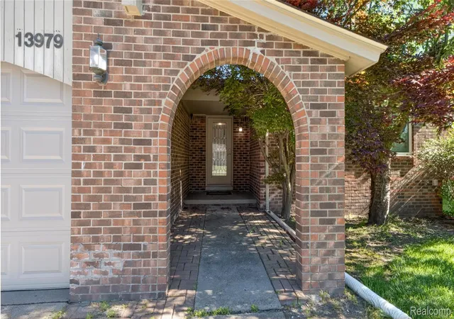 Photo 2 of Single family home for sale at 13979 Biscayne Dr, Sterling Heights, MI 48313 | MLS# 20261029250 | Listing updated on 2026-09-01