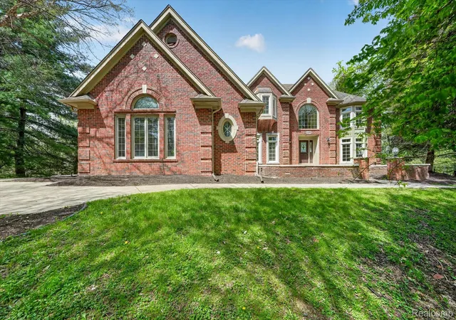 Photo 1 of Mansion for sale at 22293 Brockshire St, Novi, MI 48375 | MLS# 20261029288 | Listing updated on 2026-08-28