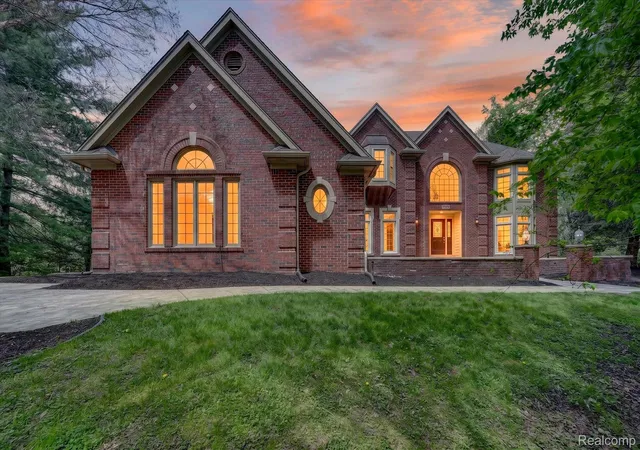 Photo 58 of Mansion for sale at 22293 Brockshire St, Novi, MI 48375 | MLS# 20261029288 | Listing updated on 2026-08-28