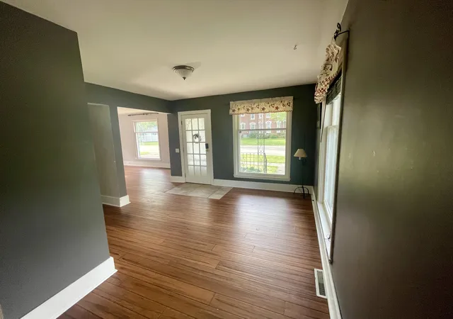 Photo 3 of Single family home for sale at 126 E South St, Vicksburg, MI 49097 | MLS# 62026018411 | Listing updated on 2026-09-14
