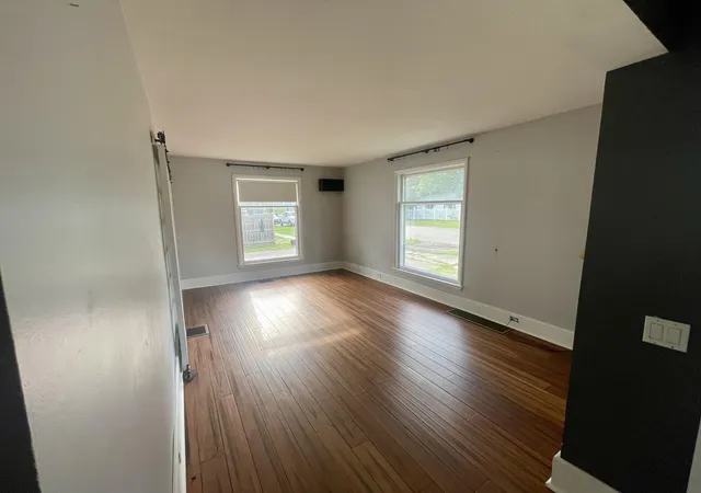 Photo 4 of Single family home for sale at 126 E South St, Vicksburg, MI 49097 | MLS# 62026018411 | Listing updated on 2026-09-14