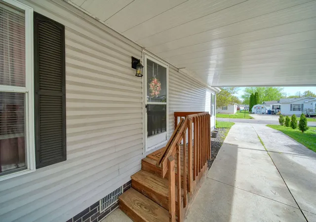 Homes for sale in Adrian, MI | 953 Savannah River Dr, Adrian, MI 49221 | MLS# 81026018432