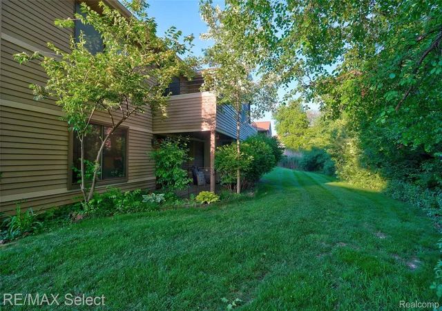 Photo 4 of Condo for sale at 250 Briarcrest Dr #130, Ann Arbor, MI 48104 | MLS# 20261029405 | Listing updated on 2026-08-21