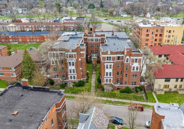 2nd image of 725 Whitmore Rd, Highland Park, MI 48203 | MLS# 20261029484