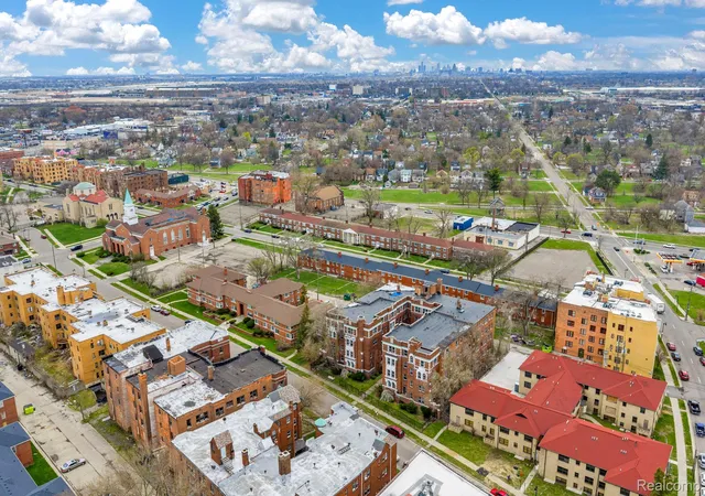 4th image of 725 Whitmore Rd, Highland Park, MI 48203 | MLS# 20261029484