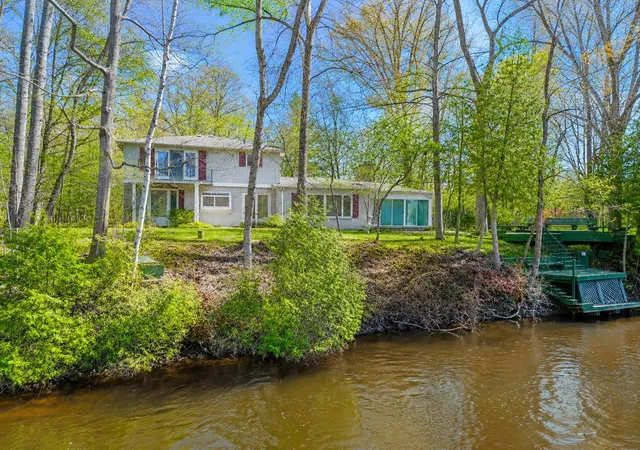 1st image of 620 West Ct, Mount Pleasant, MI 48858 | MLS# 79080067471