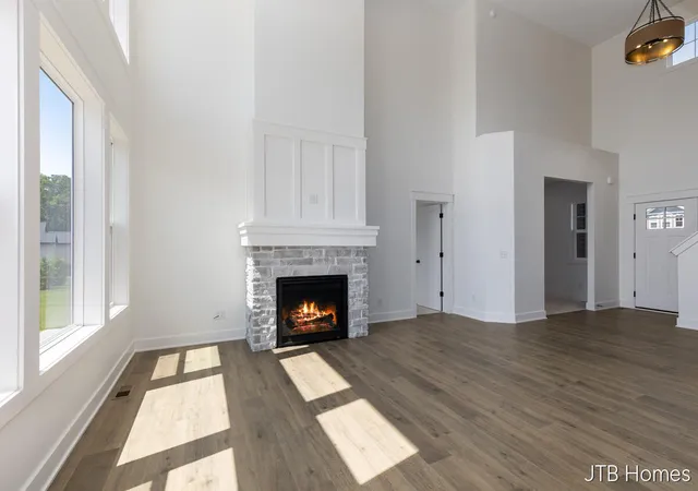5th image of 7870 Woodhurst Dr Ne, Rockford, MI 49341 | MLS# 65026018527