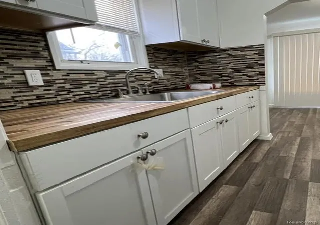 2nd image of 8620 Rosemont Ave, Detroit, MI 48228 | MLS# 20261029558
