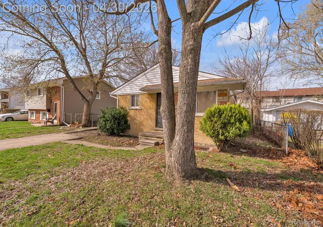 Photo 4 of Single family home for sale at 29468 Edward Dr, Inkster, MI 48141 | MLS# 20261029573 | Listing updated on 2026-08-19