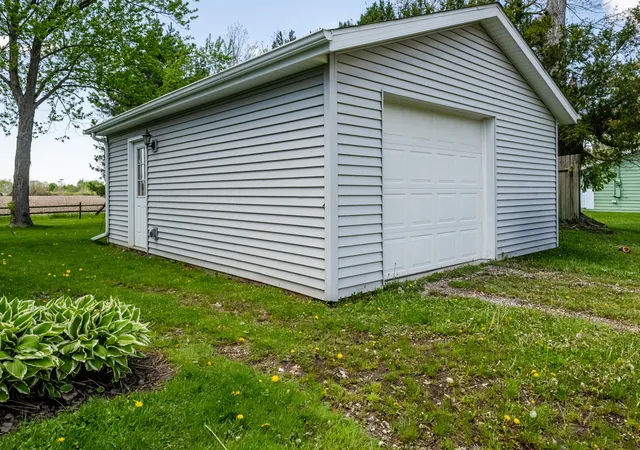 4th image of 500 Sherwood St, Three Oaks, MI 49128 | MLS# 69026018605
