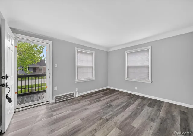 Photo 3 of Single family home for sale at 5156 Winifred St, Wayne, MI 48184 | MLS# 20261029646 | Listing updated on 2026-10-09