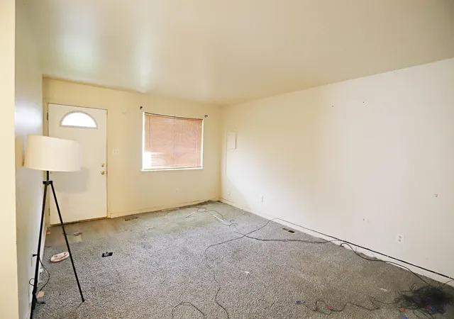 Photo 3 of Single family home for sale at 632 Monroe St, Flint, MI 48503 | MLS# 5050205768 | Listing updated on 2026-09-16