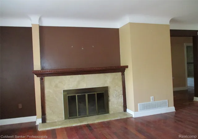 3rd image of 28251 Wildwood Trl, Farmington Hills, MI 48336 | MLS# 20261029800