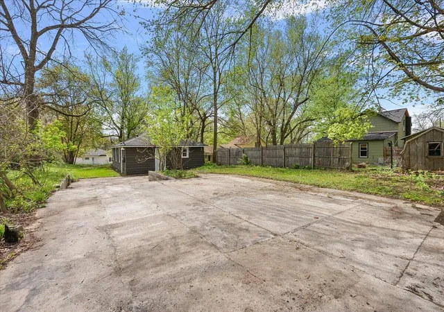 Photo 4 of Single family home for sale at 47 Wayne St, Allegan, MI 49010 | MLS# 71026018734 | Listing updated on 2026-10-18