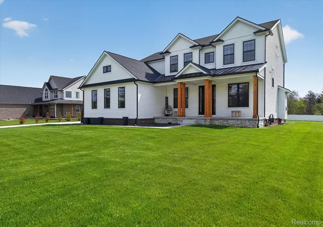 Photo 3 of Single family home for sale at 27598 Green Valley Dr, New Hudson, MI 48165 | MLS# 20261029890 | Listing updated on 2026-09-14