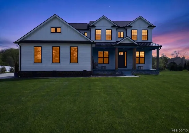 Photo 3 of Single family home for sale at 27598 Green Valley Dr, New Hudson, MI 48165 | MLS# 20261029890 | Listing updated on 2026-09-14