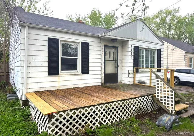 Photo 2 of Single family home for sale at 2426 Missouri Ave, Flint, MI 48506 | MLS# 20261029892 | Listing updated on 2026-09-28