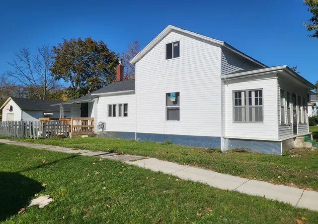 Photo 2 of Single family home for sale at 623 S Mason St, Saginaw, MI 48602 | MLS# 81026018782 | Listing updated on 2026-05-15