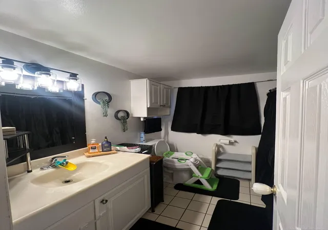 Listing Photo 3 - Condo for sale in building located at 139 Mark Dr, Mount Clemens, MI 48043
