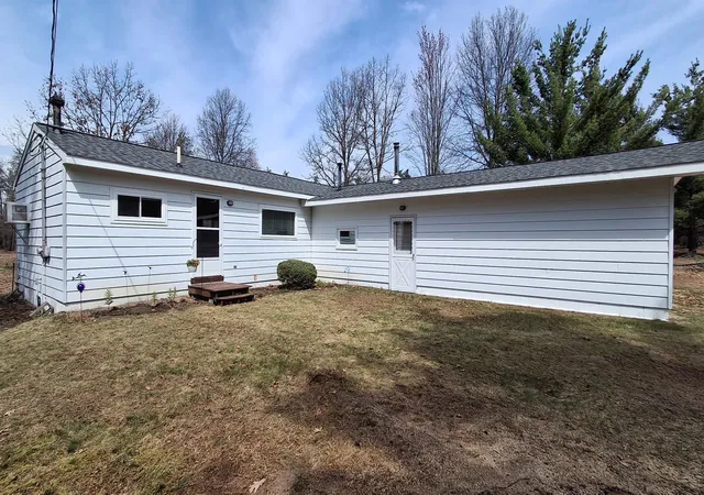 Photo 3 of Single family home for sale at 9840 S Parrott Cir Se, Fife Lake, MI 49633 | MLS# 78080067538 | Listing updated on 2026-08-01