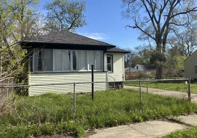 Photo 1 of Single family home for sale at 317 E Baltimore Blvd, Flint, MI 48505 | MLS# 5050205895 | Listing updated on 2026-04-30