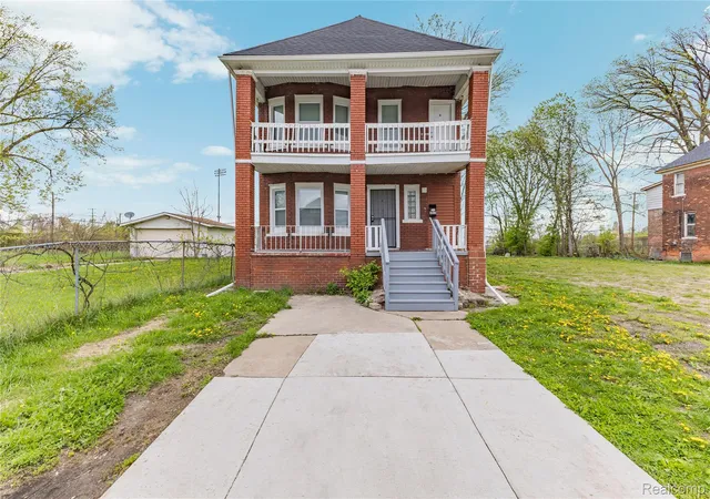 2nd image of 3010 Montclair St, Detroit, MI 48214 | MLS# 20261030025