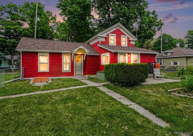 1st image of 302 Hadley St, Holly, MI 48442 | MLS# 20261030030
