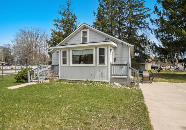 1st image of 602 E Cayuga St, Bellaire, MI 49615 | MLS# 78080067571