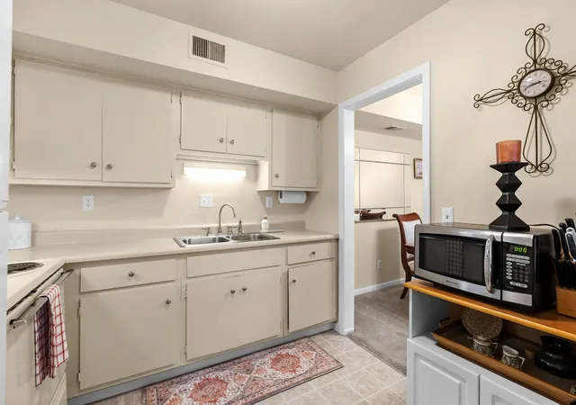 Homes for sale in Kalamazoo, MI | 742 W Kilgore Rd #307, Kalamazoo, MI 49008 | MLS# 66026018952