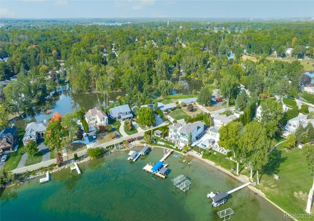 Photo 2 of Single family home for sale at 2372 Pine Lake Rd, West Bloomfield, MI 48324 | MLS# 20261030112 | Listing updated on 2026-07-06