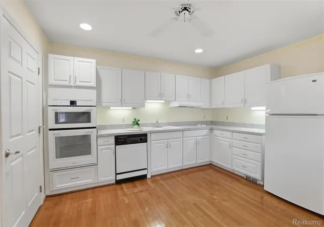 4th image of 21400 Magnolia Ct, Farmington Hills, MI 48336 | MLS# 20261030182