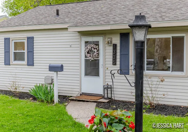 Homes for sale in Grand Rapids City Kent, MI | 1335 Eastern Pl Ne, Grand Rapids City Kent, MI 49505 | MLS# 65026019035