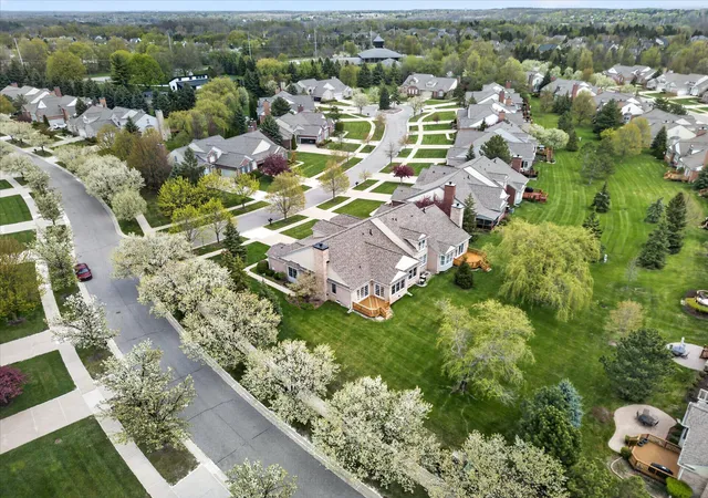 Listing Photo 5 - Condo for sale in building located at 44543 Birchwood Ct, Northville, MI 48168