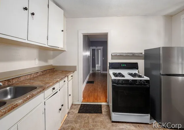 Photo 3 of Multi family home for sale at 263 W Muskegon Ave, Muskegon, MI 49440 | MLS# 65026019126 | Listing updated on 2026-08-13