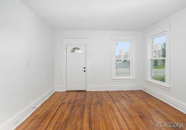Photo 3 of Multi family home for sale at 263 W Muskegon Ave, Muskegon, MI 49440 | MLS# 65026019126 | Listing updated on 2026-08-13