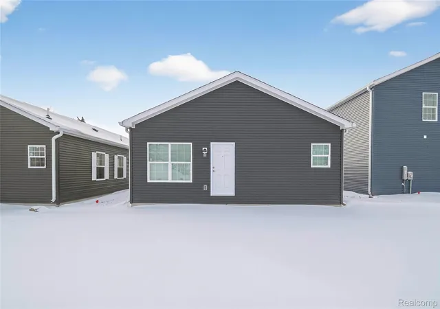 Photo 2 of Single family home for sale at 7559 Packard Ave, Warren, MI 48091 | MLS# 20261030313 | Listing updated on 2026-07-06