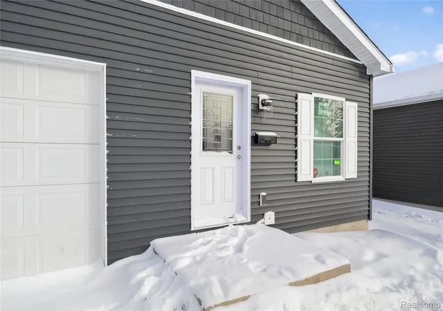 Photo 3 of Single family home for sale at 7559 Packard Ave, Warren, MI 48091 | MLS# 20261030313 | Listing updated on 2026-07-06
