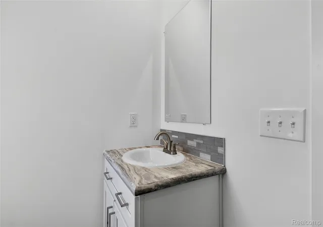 Photo 3 of Single family home for sale at 7559 Packard Ave, Warren, MI 48091 | MLS# 20261030313 | Listing updated on 2026-07-06