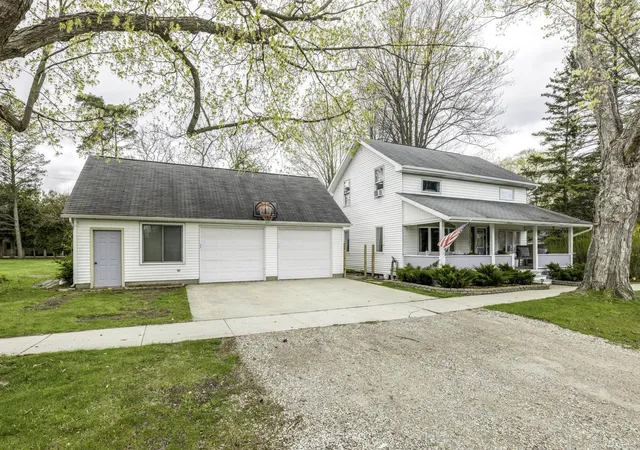 Homes for sale in Lexington, MI | 5522 Union St, Lexington, MI 48450 | MLS# 58050206032