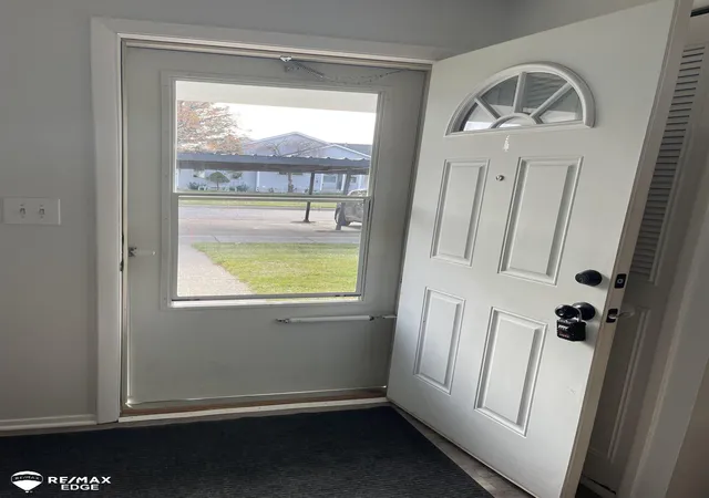Photo 1 of Sale Pending at 9469 Parkwood N Dr, Davison, MI 48423 | MLS# 5050206041 | Listing updated on 2026-08-31
